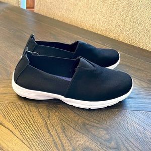 EASY spirit slip on black sneakers size 7